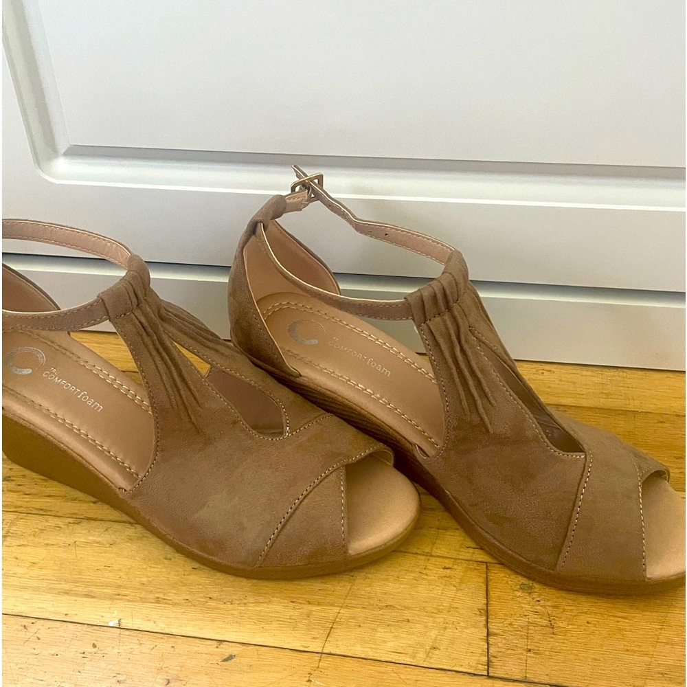 Wedged dress sandal
